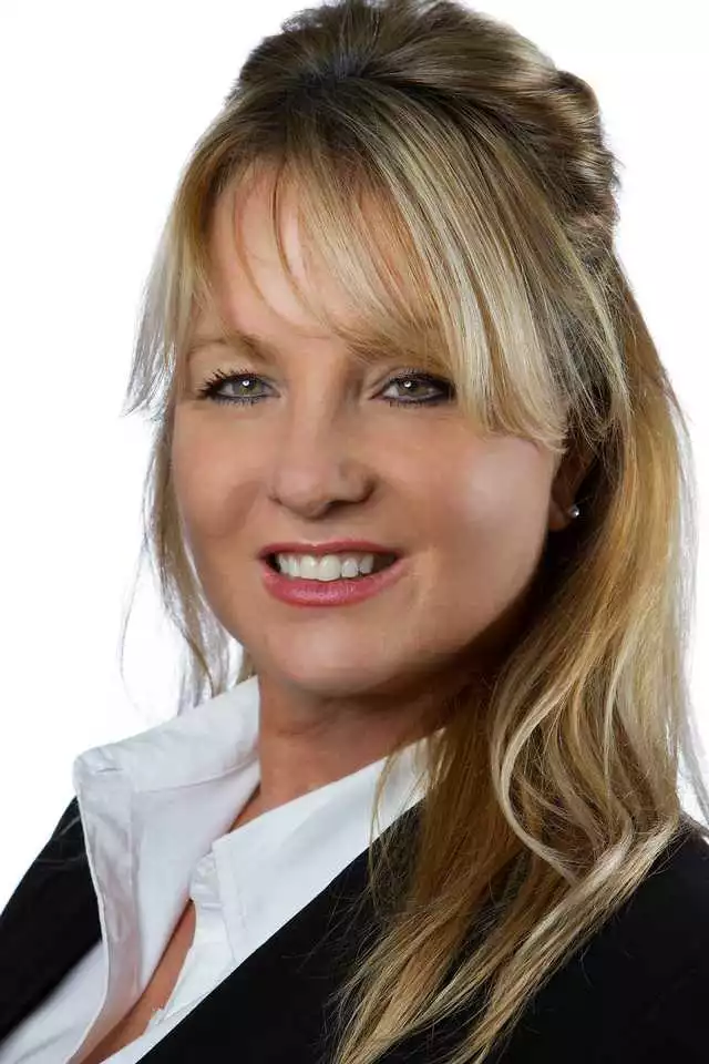 Laurie Zizian, Niagara Falls, Real Estate Agent