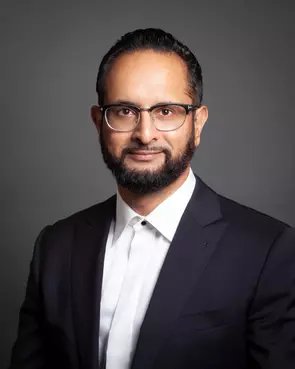 Shayraz Khan, Ontario, Real Estate Agent